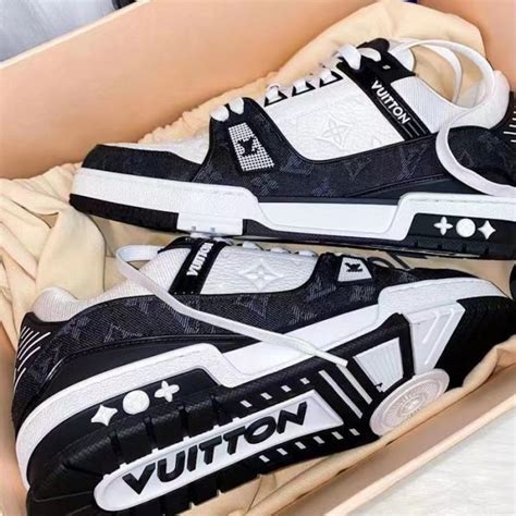 louis vuitton sneakers zwart|Louis Vuitton sneakers new collection.